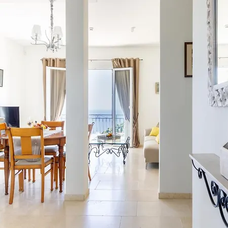 דירה Sea View With Private Secure Parking 1 וילפראנש-סור-מר