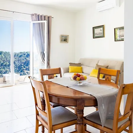 דירה Sea View With Private Secure Parking 1 וילפראנש-סור-מר